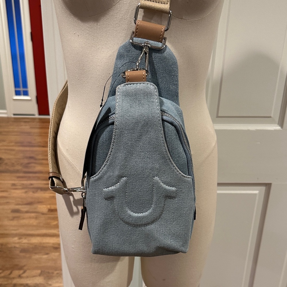 NWT True Religion Light Denim Blue (Blue Jean) Crossbody Bag backpack - Picture 2 of 8